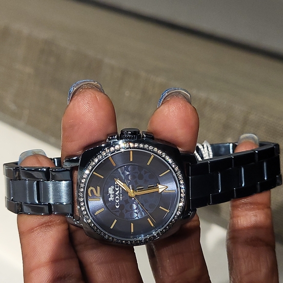 Coach - Picture 4 of 4